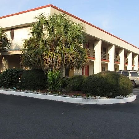 New Valdosta Inn And Suites Екстериор снимка