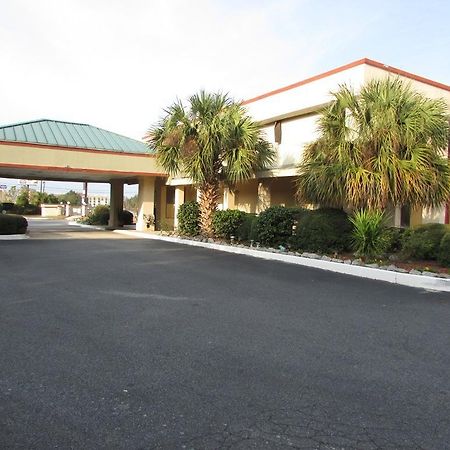 New Valdosta Inn And Suites Екстериор снимка