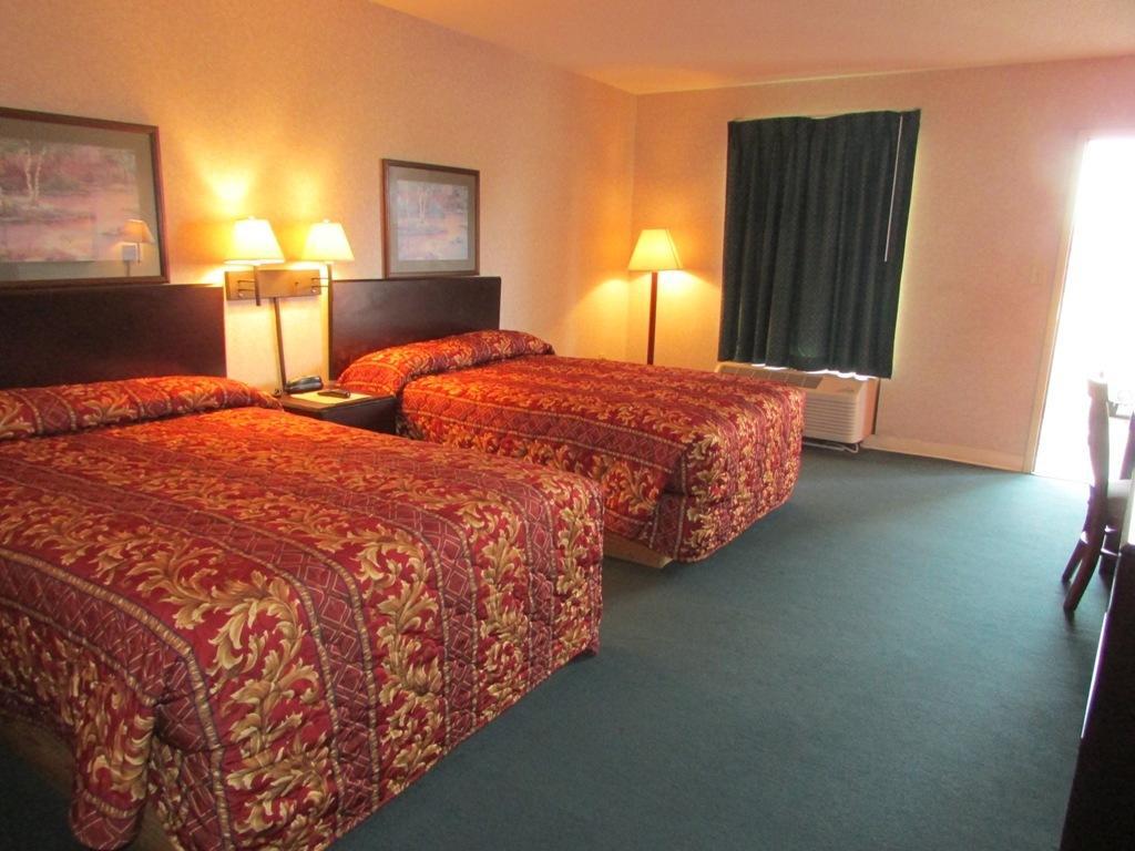 New Valdosta Inn And Suites Стая снимка
