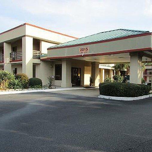 New Valdosta Inn And Suites Екстериор снимка