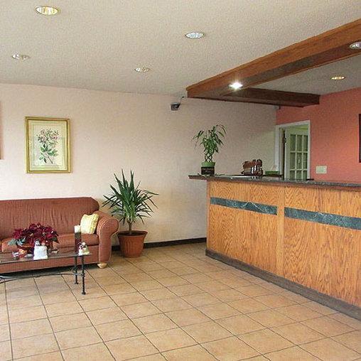 New Valdosta Inn And Suites Екстериор снимка